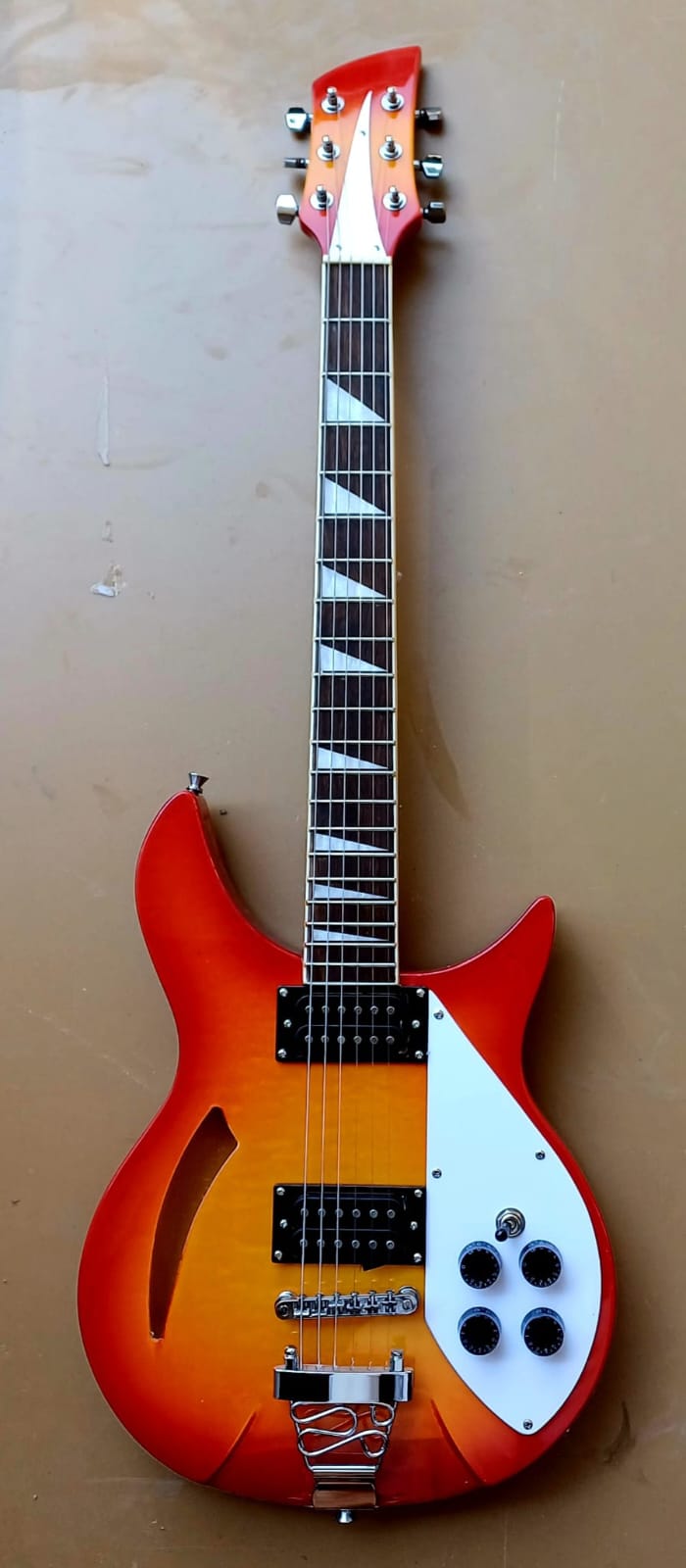 Chitarra elettrica Rickenbacker model 