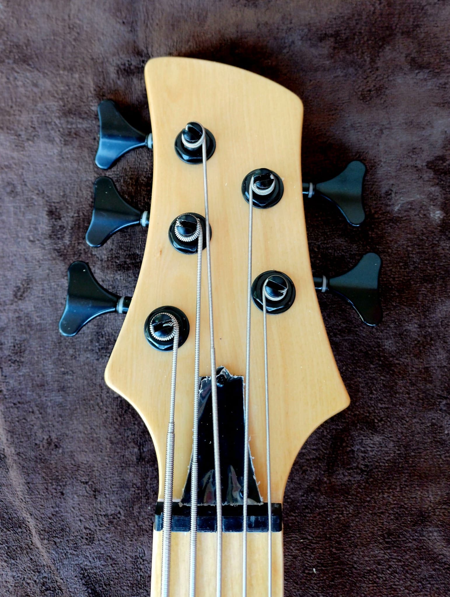 Basso elettrico 5 corde modello emperor 