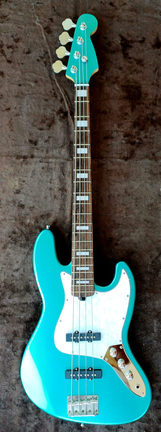 basso elettrico modello jazz 70 