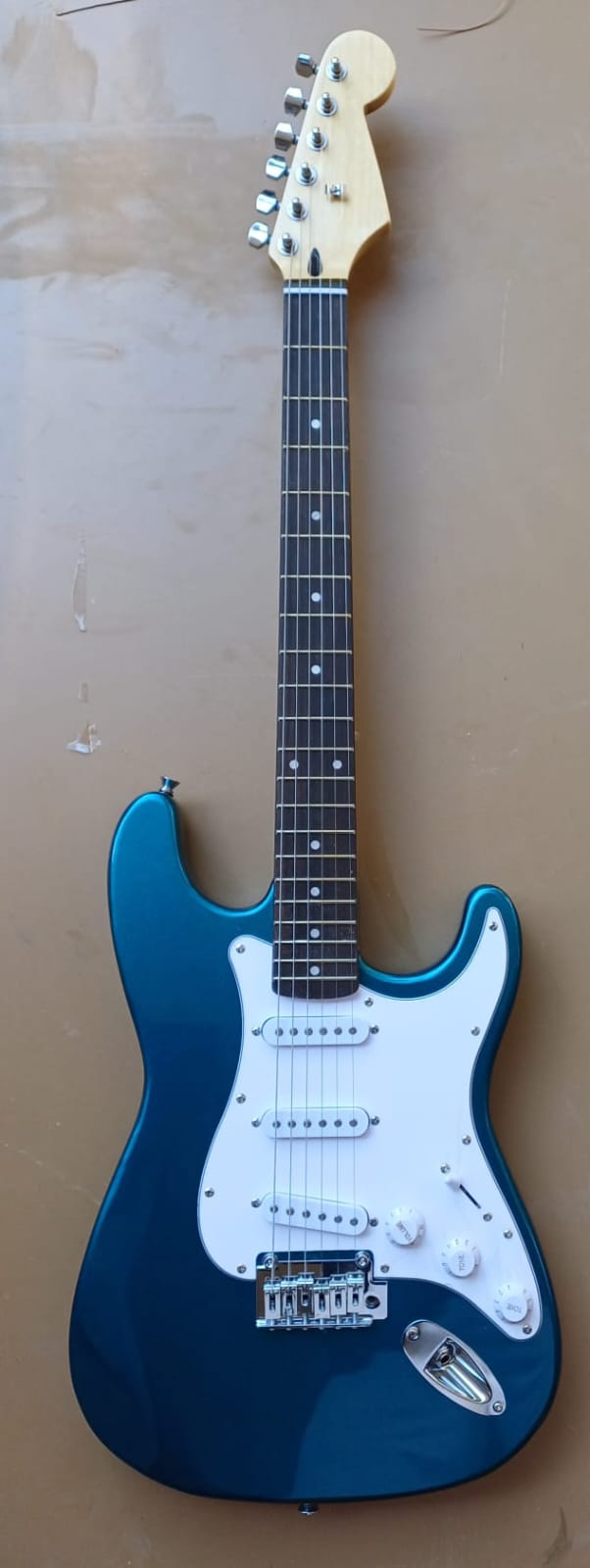 Chitarra elettrica modello stratocaster 